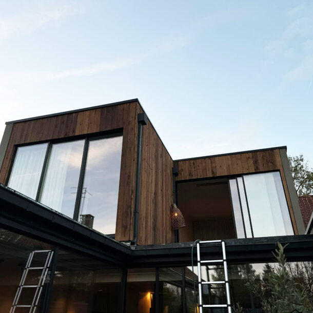 Rooftop 03 - Extension contemporaine en bardage bois